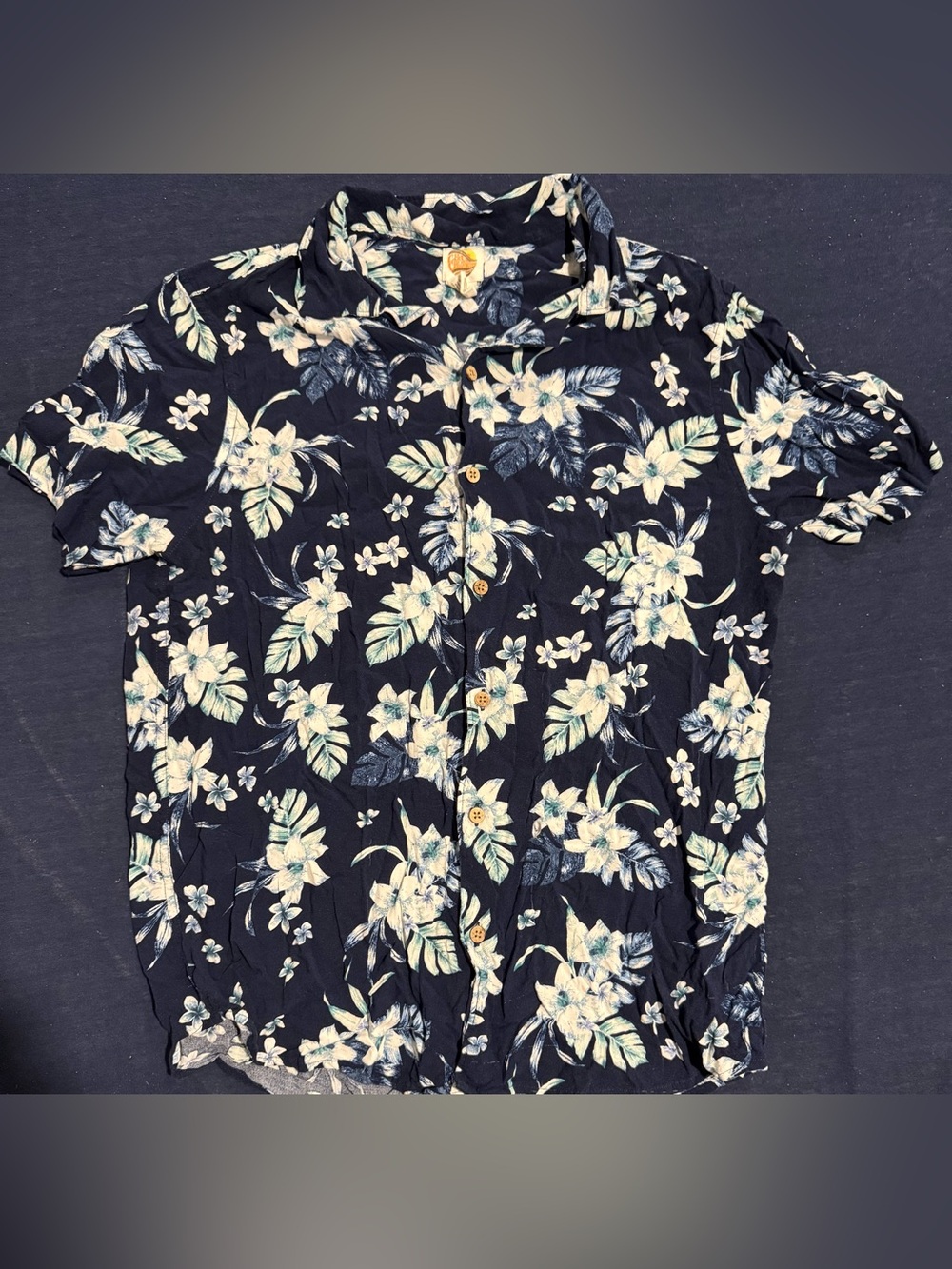 C&C California Navy Blue Floral Hawaiian Shirt 🌺 Men’s Medium ultra soft